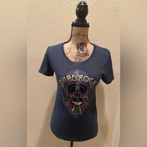 Hard rock Guitar Floral Logo Love All Serve All Women’s T-Shirt Size Small